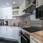 Luxury Apartment, 3 Min Walk To Beach, Albufeira Appartement *