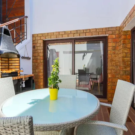 Luxury Apartment, 3 Min Walk To Beach, Albufeira شقة جويا