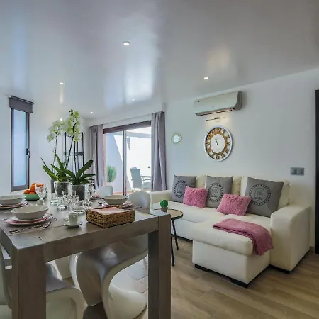 Luxury Apartment, 3 Min Walk To Beach, Albufeira شقة *