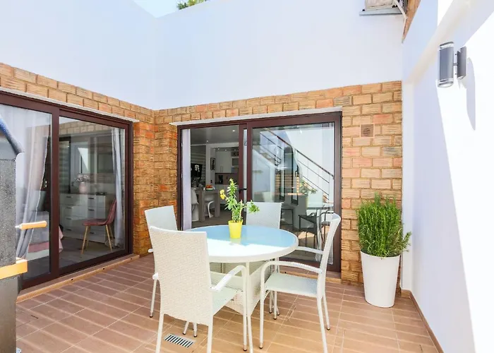アパート Luxury Apartment, 3 Min Walk To Beach, Albufeira ギーア